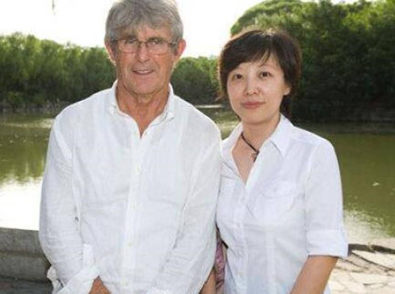 韩国三级在泳池里做